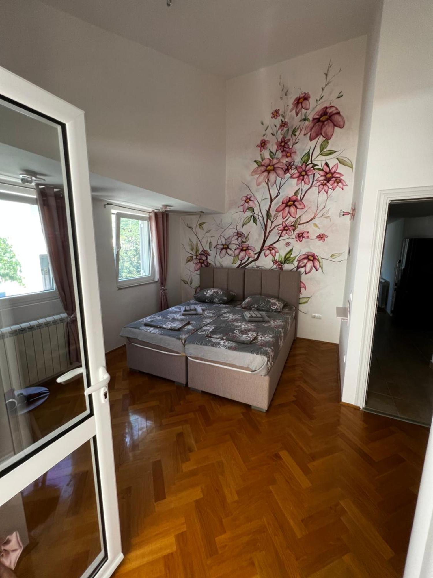 Guest House Mrvaljevic Будва Екстериор снимка